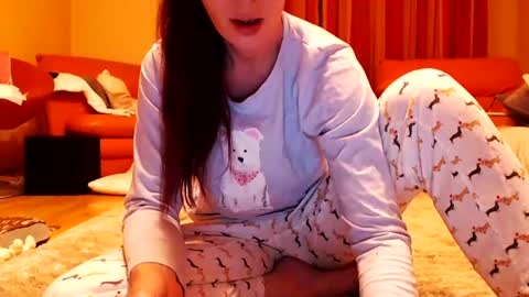 Snapshot of andrasweetie chatting on July 7, 8:13 pm Andra online show from July 7, 8:13 pm