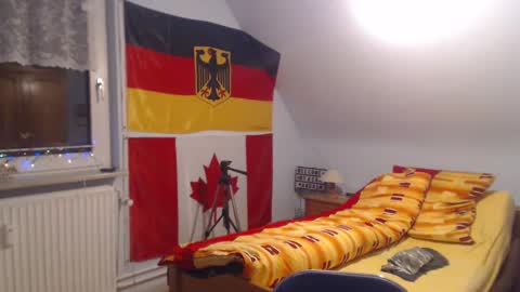 Snapshot of andre124231 chatting on December 1, 9:04 pm Andre online show from December 1, 9:04 pm