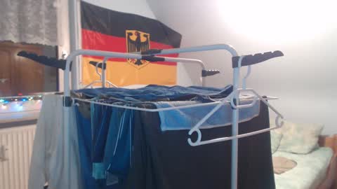 Snapshot of andre124231 chatting on January 3, 8:01 pm Andre online show from January 3, 8:01 pm