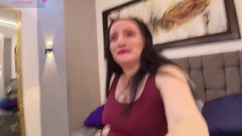 Snapshot of andre_cloefoxx_ chatting on December 5, 3:48 am Cloe online show from December 5, 3:48 am