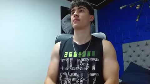 Snapshot of andre_parker chatting on December 2, 11:40 pm Andre Parker online show from December 2, 11:40 pm