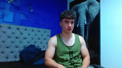 Snapshot of andre_parker chatting on March 7, 12:58 am Andre Parker online show from March 7, 12:58 am