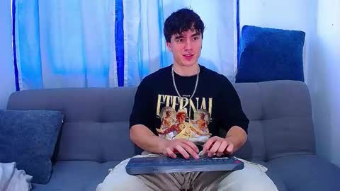 Snapshot of andre_parker chatting on September 19, 8:20 pm Andre Parker online show from September 19, 8:20 pm