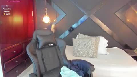 A N D R E online show from March 13, 2:07 am