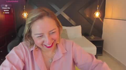 Snapshot of andre_soto_ chatting on May 22, 1:46 am A N D R E online show from May 22, 1:46 am