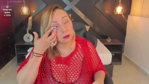 Snapshot of andre_soto_ chatting on May 28, 1:58 am A N D R E online show from May 28, 1:58 am