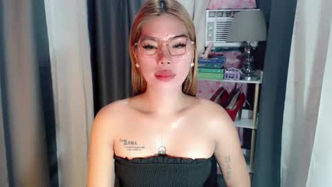 andrea06121998 online show from February 7, 7:23 am