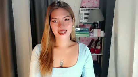 Snapshot of andrea06121998 chatting on May 25, 2:56 pm andrea06121998 online show from May 25, 2:56 pm