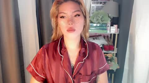 andrea06121998 online show from August 3, 4:55 am