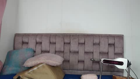 Snapshot of andrea_bigtits69 chatting on May 14, 10:49 pm Andrea bigtits69 online show from May 14, 10:49 pm