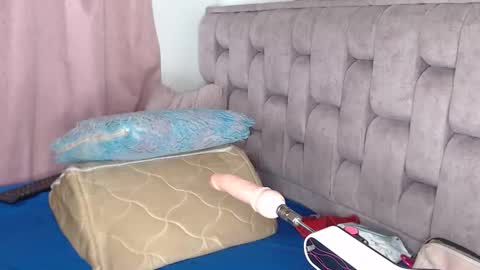 Snapshot of andrea_bigtits69 chatting on June 11, 12:32 am Andrea bigtits69 online show from June 11, 12:32 am