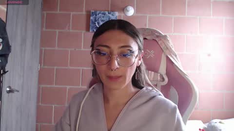 Andrea  online show from February 19, 1:40 pm