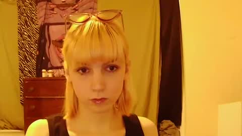 andrea online show from November 24, 4:45 am