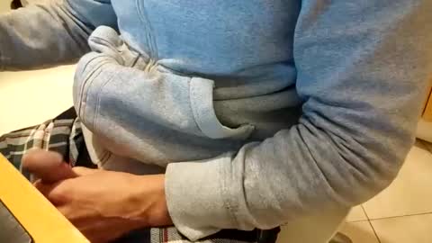 Snapshot of andrea_feetlover chatting on October 21, 5:30 am andrea_feetlover online show from October 21, 5:30 am