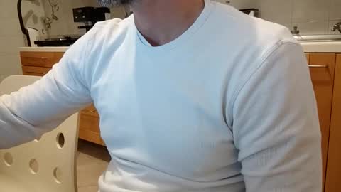 andrea_feetlover online show from December 4, 8:17 pm