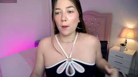 Snapshot of andrea_garciat chatting on November 18, 8:24 pm Andrea online show from November 18, 8:24 pm