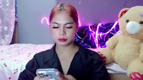 Snapshot of andrea_lovesyou chatting on May 9, 12:10 pm andrea_lovesyou online show from May 9, 12:10 pm