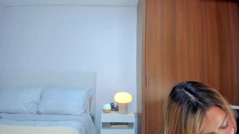 andrea online show from November 6, 1:17 am