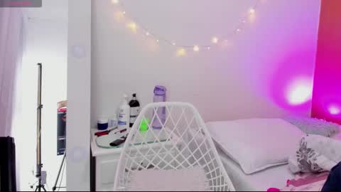 Snapshot of andrea_osorio_ chatting on October 29, 11:56 am Andrea online show from October 29, 11:56 am