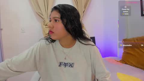 Snapshot of andrea_sancheez chatting on November 12, 11:32 am Andrea online show from November 12, 11:32 am
