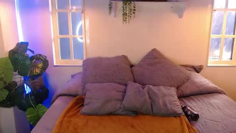 Snapshot of andrea_secret_ chatting on July 3, 2:12 pm ANDREA online show from July 3, 2:12 pm