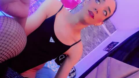 Snapshot of andrea_sexdollx chatting on May 6, 11:10 pm ANDREINA online show from May 6, 11:10 pm