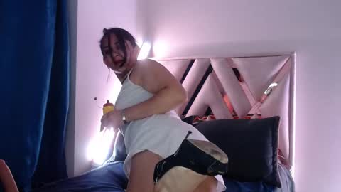 Snapshot of andrea_sexx_ chatting on January 21, 12:57 am Andrea online show from January 21, 12:57 am