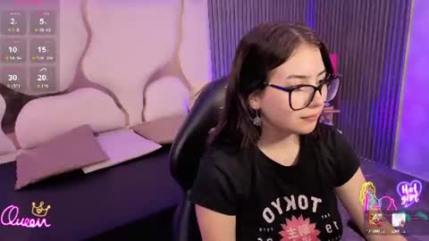 Snapshot of andrea_tay1 chatting on June 19, 7:06 pm andrea_tay1 online show from June 19, 7:06 pm