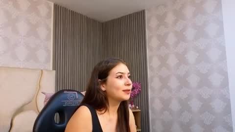 andrea_tay1 online show from July 27, 7:10 pm