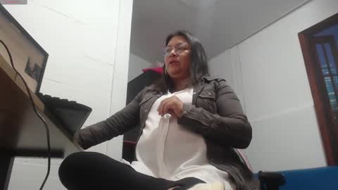 Snapshot of andrea_teacher chatting on October 2, 4:25 pm Andrea Model trainer Luxury ST online show from October 2, 4:25 pm