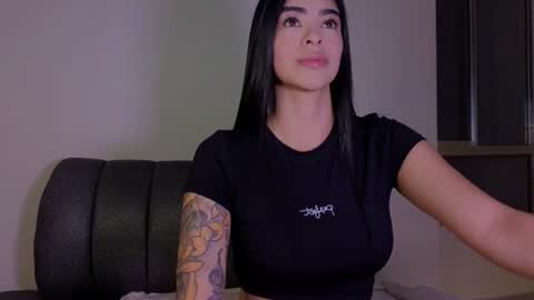 Snapshot of andrea_torres_ chatting on June 22, 4:09 am online show from June 22, 4:09 am