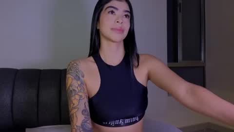 Snapshot of andrea_torres_ chatting on July 17, 1:34 am online show from July 17, 1:34 am