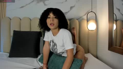 Snapshot of andreaa_clark chatting on April 28, 11:10 pm Andrea online show from April 28, 11:10 pm