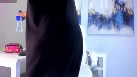 Andrea Zoelins online show from June 13, 2:37 pm
