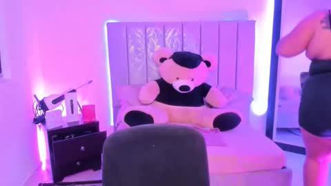 andreaakinky online show from October 23, 8:24 am