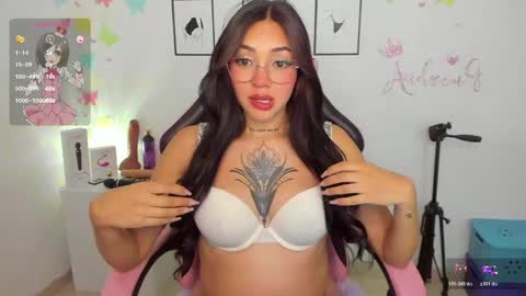 Snapshot of andreag_ chatting on May 13, 5:49 am Andrea online show from May 13, 5:49 am