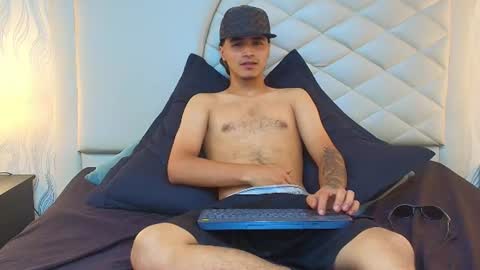 Snapshot of andreao_pirlo chatting on July 28, 2:46 pm Andreao online show from July 28, 2:46 pm