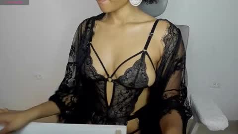 Snapshot of andrearboleda chatting on October 21, 11:22 am Andrea online show from October 21, 11:22 am