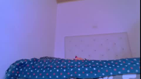 Snapshot of andrebigboobs chatting on December 4, 9:35 pm Andre online show from December 4, 9:35 pm