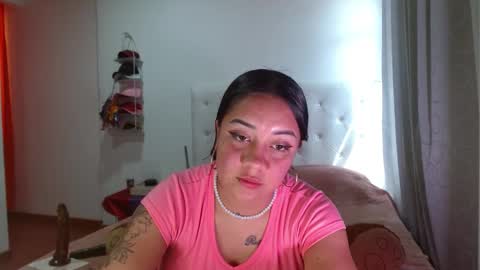 Snapshot of andrebigboobs chatting on February 24, 6:36 pm Andre online show from February 24, 6:36 pm