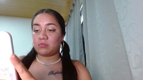 Snapshot of andrebigboobs chatting on March 5, 9:59 pm Andre online show from March 5, 9:59 pm