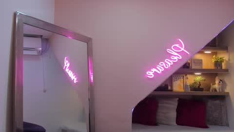 Snapshot of andrecastaneda chatting on November 15, 11:29 am Andre Castaneda online show from November 15, 11:29 am