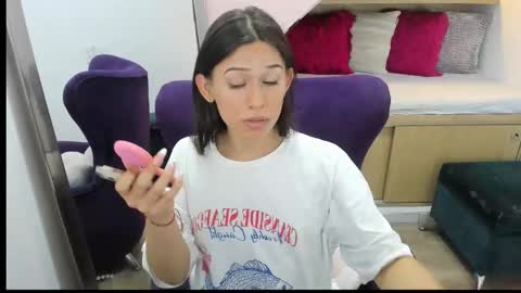 Snapshot of andrecastaneda chatting on November 18, 7:51 pm Andre Castaneda online show from November 18, 7:51 pm