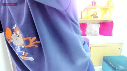 Snapshot of andrecastaneda chatting on November 26, 11:44 am Andre Castaneda online show from November 26, 11:44 am