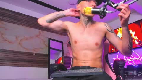 Snapshot of andrees_s chatting on October 11, 4:12 am andrees_s online show from October 11, 4:12 am