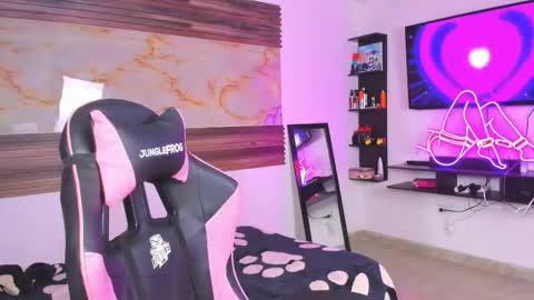 Snapshot of andrees_s chatting on October 31, 1:06 am andrees_s online show from October 31, 1:06 am