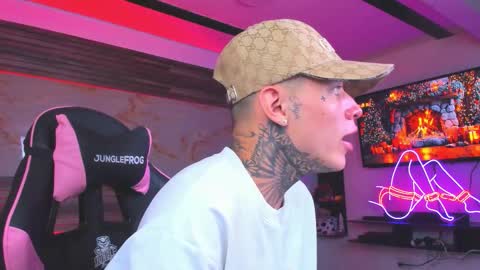 Snapshot of andrees_s chatting on November 3, 1:08 am andrees_s online show from November 3, 1:08 am