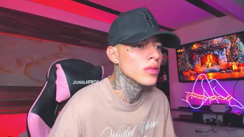 Snapshot of andrees_s chatting on November 7, 7:03 pm andrees_s online show from November 7, 7:03 pm