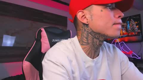 Snapshot of andrees_s chatting on November 24, 7:13 pm andrees_s online show from November 24, 7:13 pm