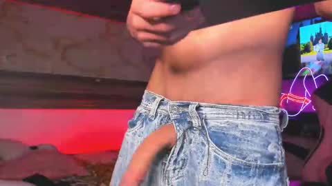 Snapshot of andrees_s chatting on December 3, 1:13 am andrees_s online show from December 3, 1:13 am